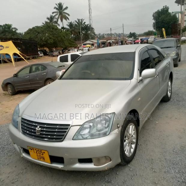 Toyota Crown 2004 Silver