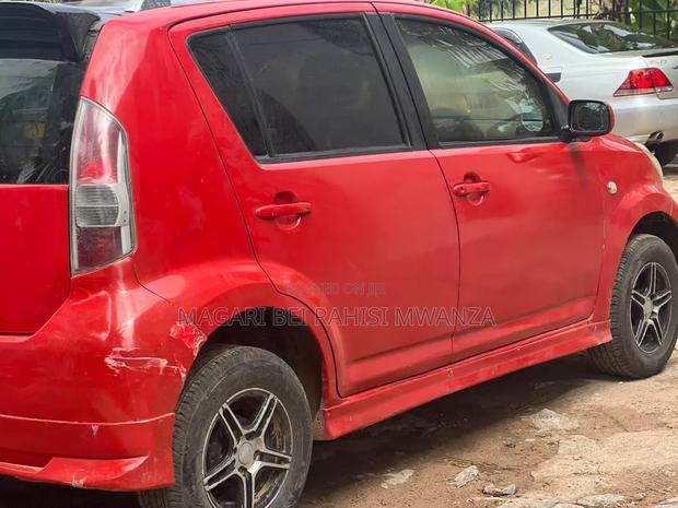 Toyota Passo 2005 Red