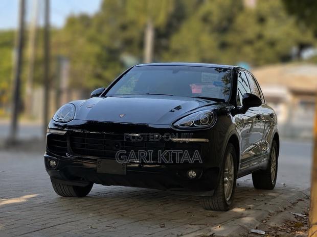 Porsche Cayenne 2016 Black