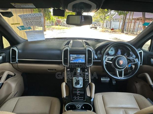 Porsche Cayenne 2016 Black