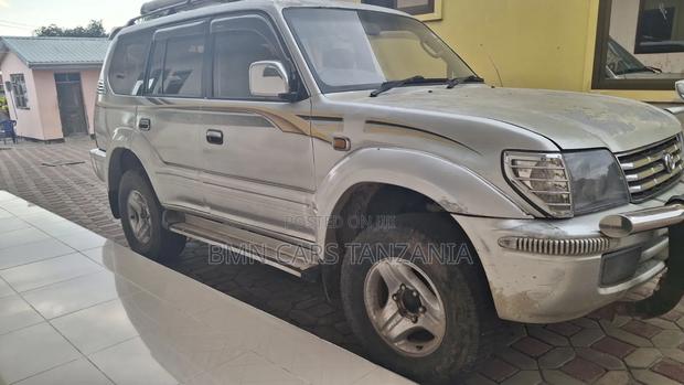 Toyota Land Cruiser Prado 2001 Silver