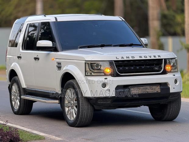 Land Rover Discovery 2015 White