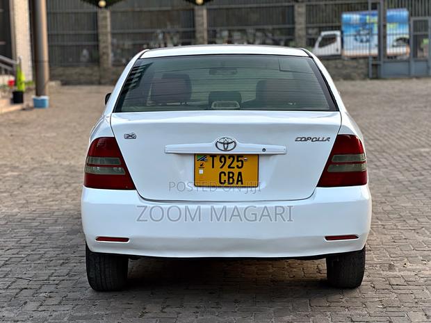 Toyota Corolla 2002 White