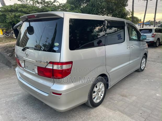 Toyota Alphard 2005 Silver