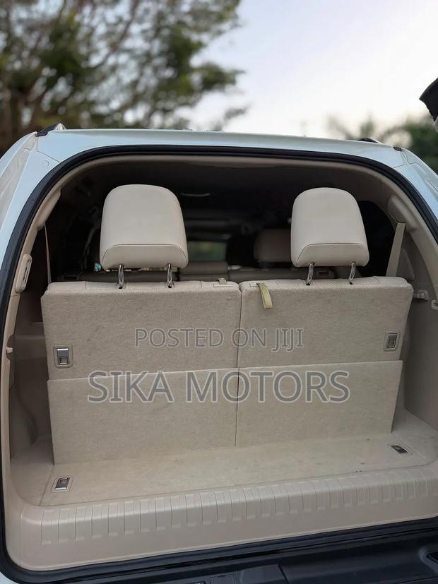 Toyota Land Cruiser Prado 2024 White