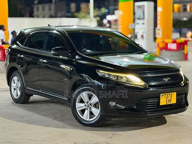 Toyota Harrier 2.0 2016 Black