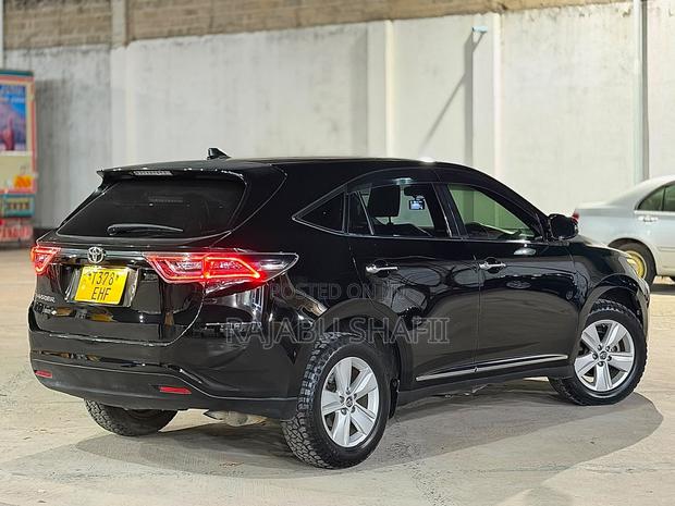 Toyota Harrier 2.0 2016 Black