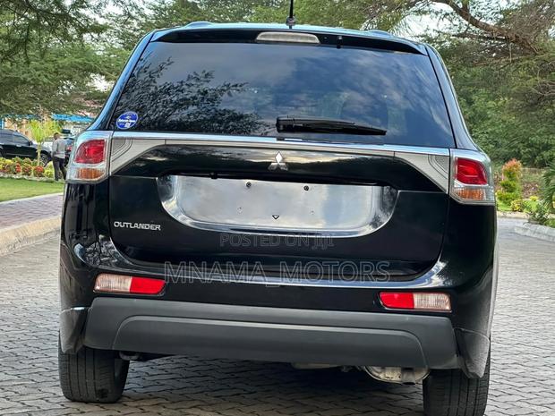 Mitsubishi Outlander 2013 Black