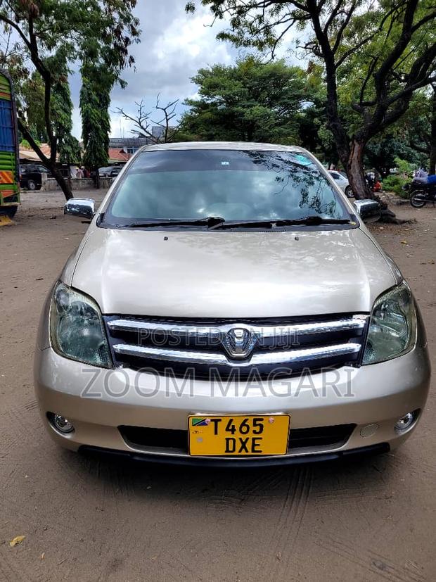 Toyota IST 2003 Beige