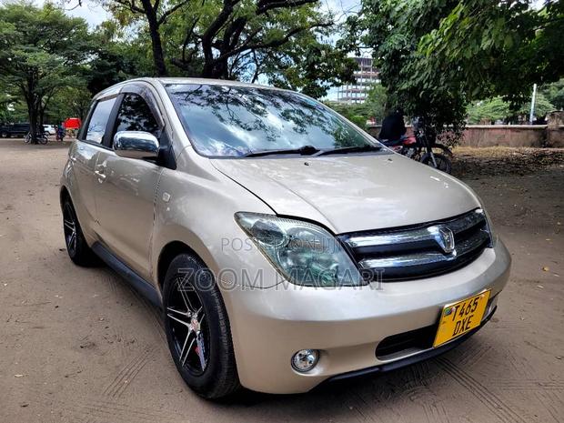 Toyota IST 2003 Beige