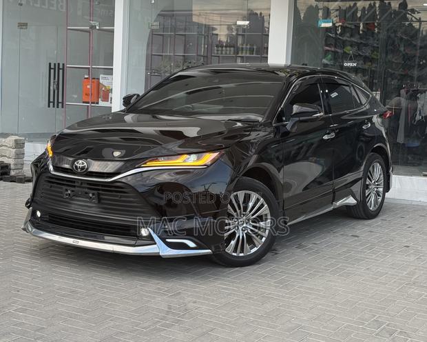 Toyota Harrier 2.0 2021 Black