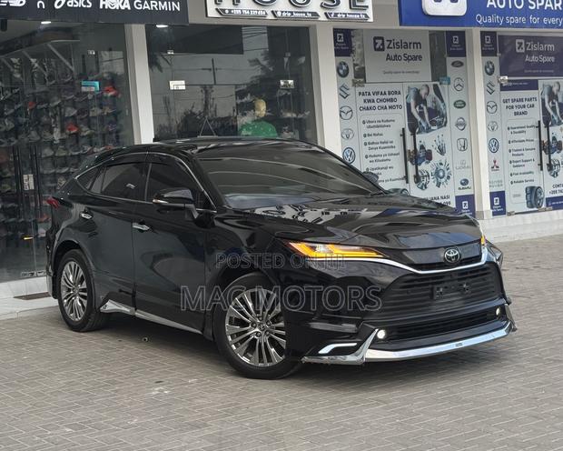 Toyota Harrier 2.0 2021 Black
