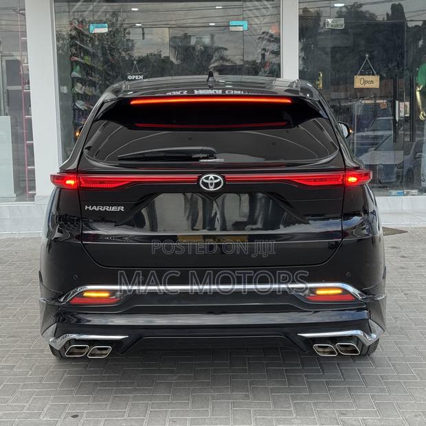 Toyota Harrier 2.0 2021 Black