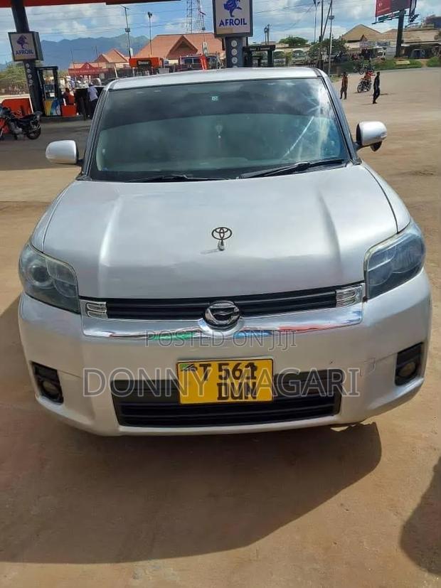 Toyota Corolla Rumion 2009 Silver