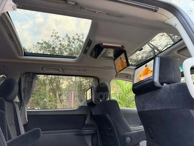 Toyota Alphard 2009 White