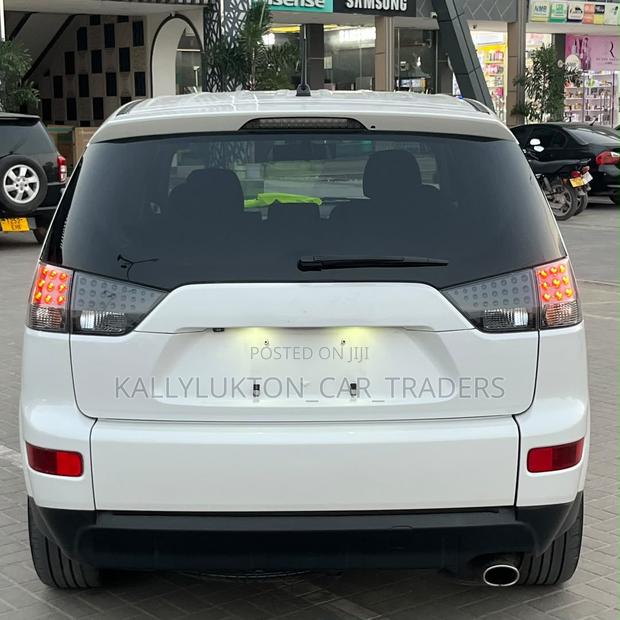 Mitsubishi Outlander 2010 White