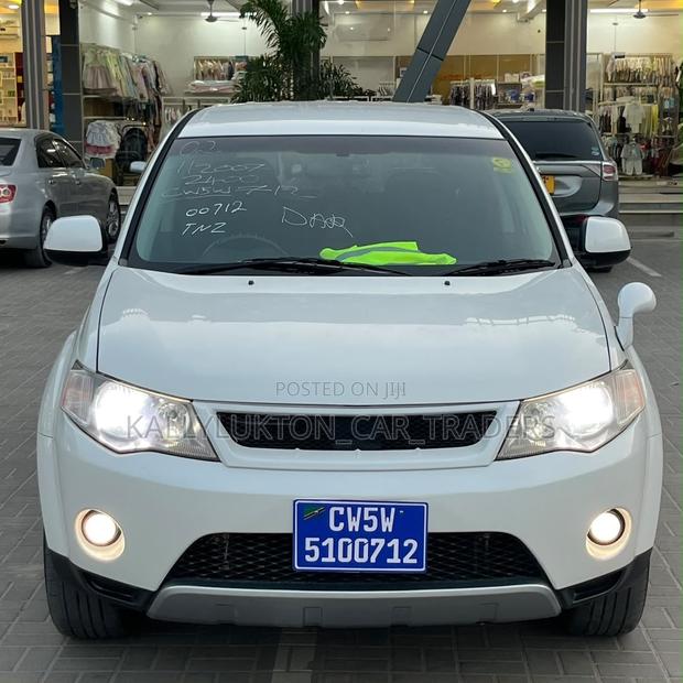 Mitsubishi Outlander 2010 White