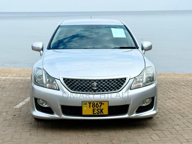 Toyota Crown 2012 Silver
