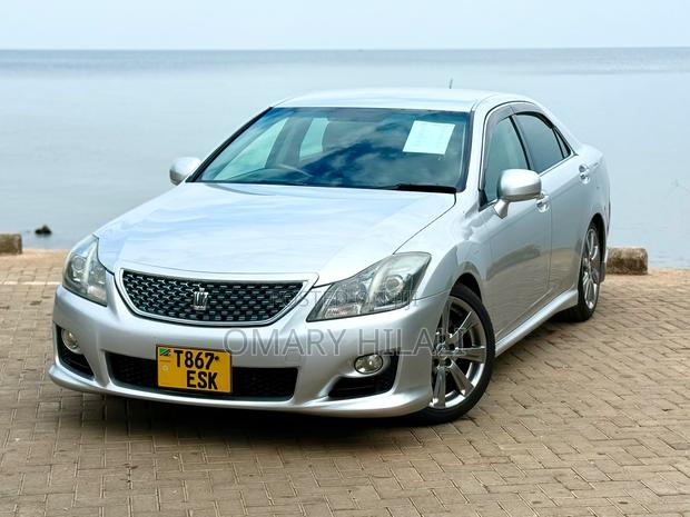 Toyota Crown 2012 Silver