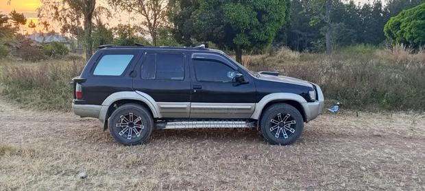 Nissan Terrano 2004 Black