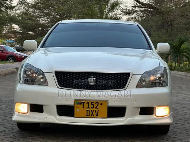 Toyota Crown 2008 White
