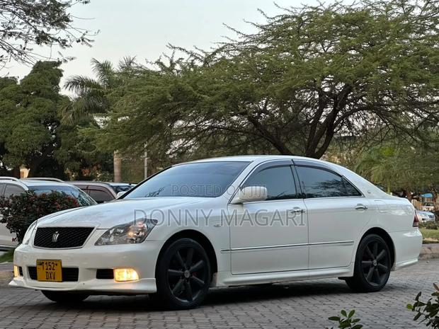 Toyota Crown 2008 White