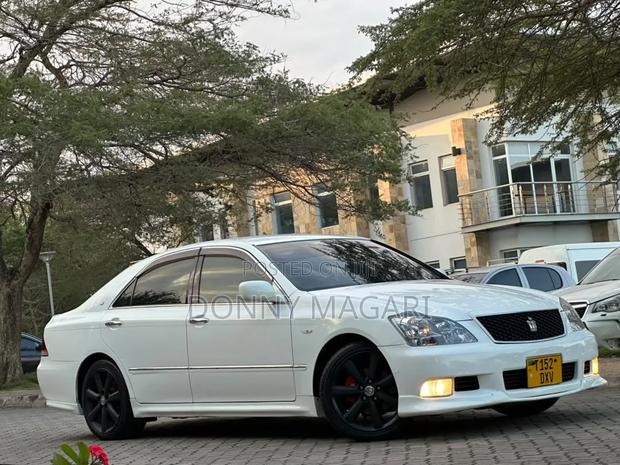 Toyota Crown 2008 White