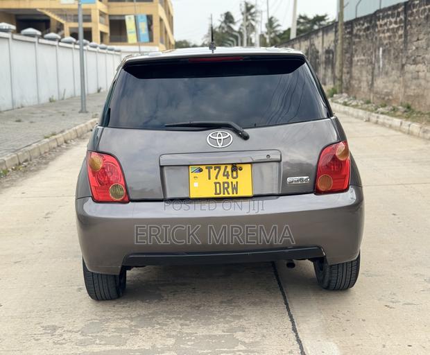 Toyota IST 2004 Gray