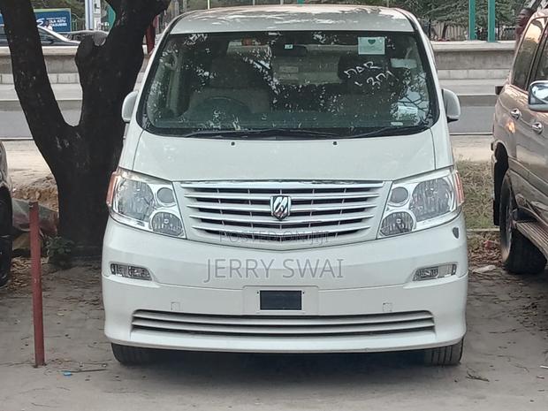 Toyota Alphard 2004 White