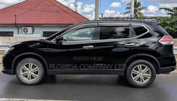 Nissan X-Trail 2012 Black