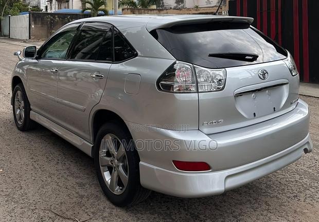 Toyota Harrier 2010 Silver