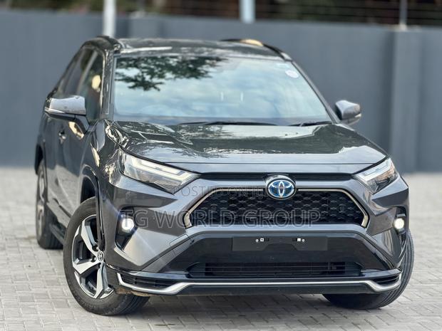 Toyota RAV4 Plug-In Hybrid XSE AWD 2025 Gray