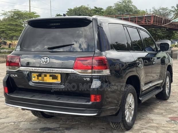 Toyota Land Cruiser 2011 Black