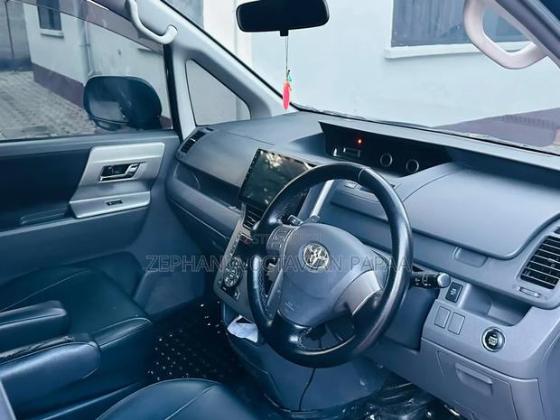 Toyota Voxy 2009 Black