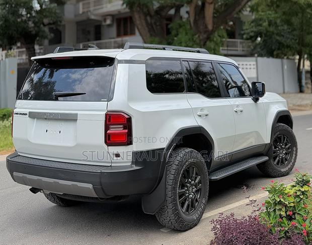 Toyota Land Cruiser Prado 2024 White