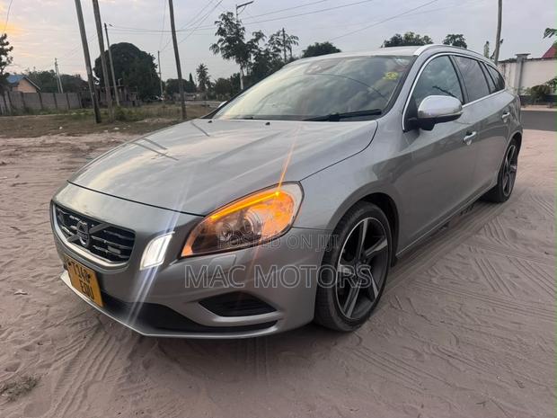 Volvo V60 2012 Silver