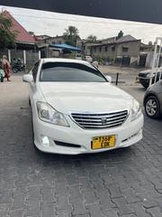 Toyota Crown 2011 White for sale