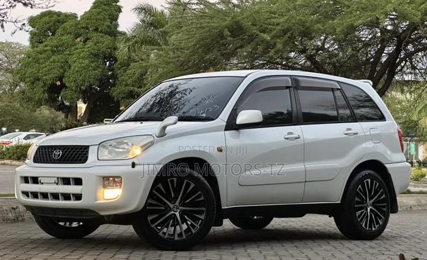 Toyota RAV4 2005 White