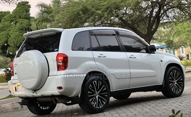 Toyota RAV4 2005 White