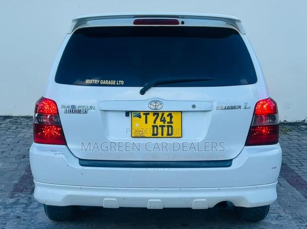 Toyota Kluger 2008 White