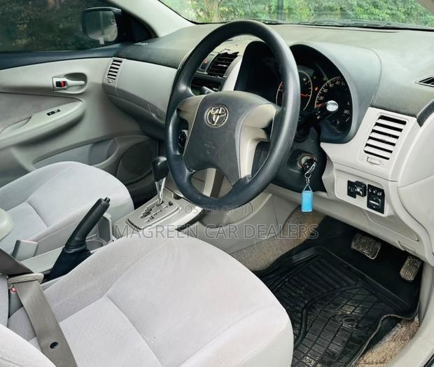 Toyota Axio 2009 Silver