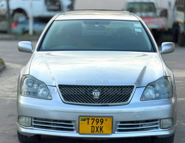 Toyota Crown Royale 2005 Silver