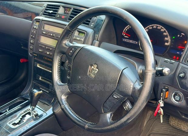 Toyota Crown Royale 2005 Silver