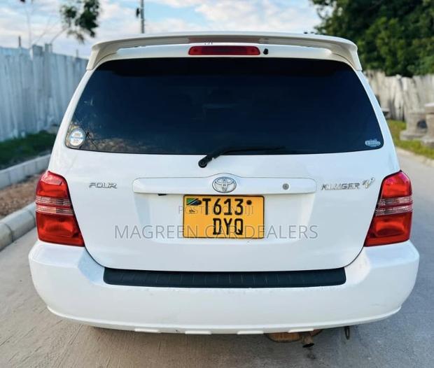 Toyota Kluger 2006 White