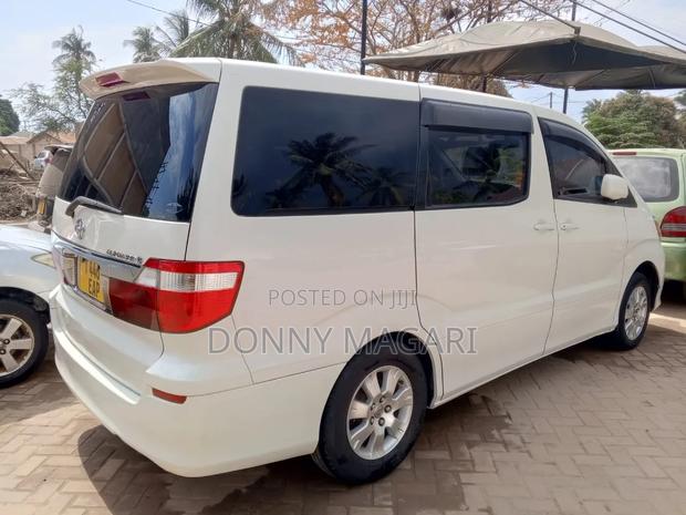 Toyota Alphard 2004 White