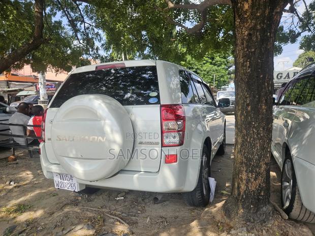 Suzuki Escudo 2008 White