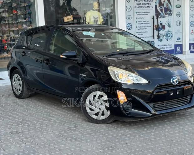 Toyota Aqua 2015 Black