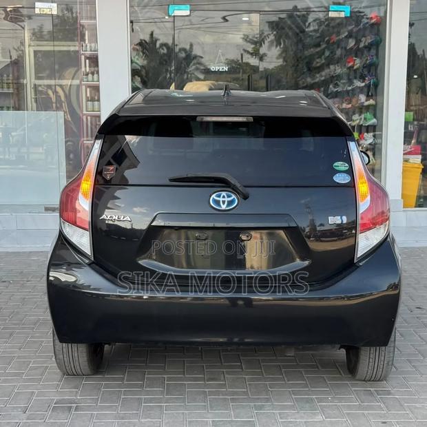 Toyota Aqua 2015 Black