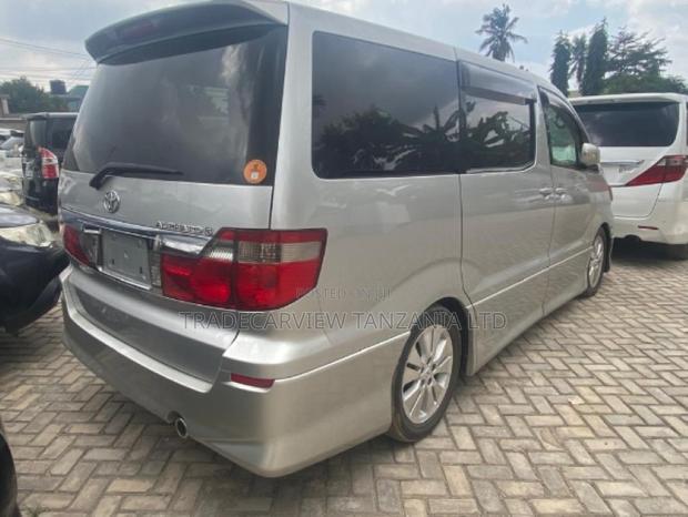 Toyota Alphard 2002 Silver