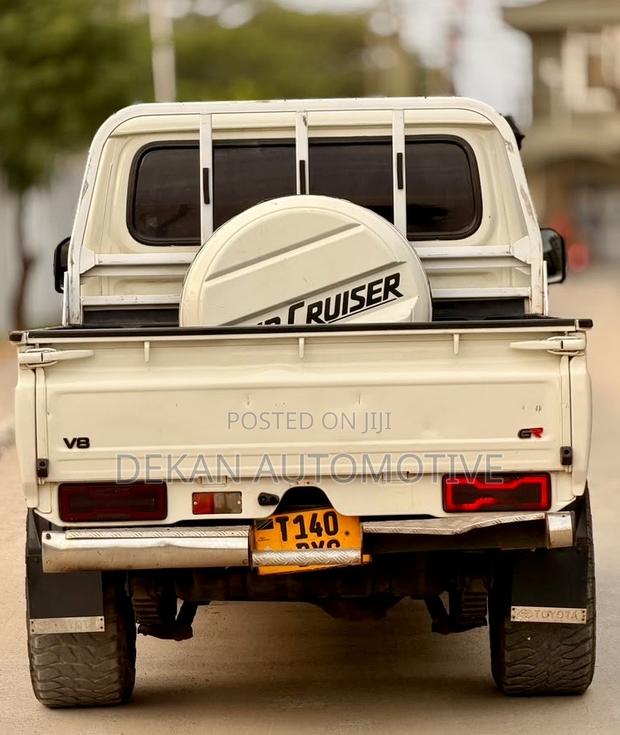 Toyota Land Cruiser 4.5 V8 GXR 2016 White